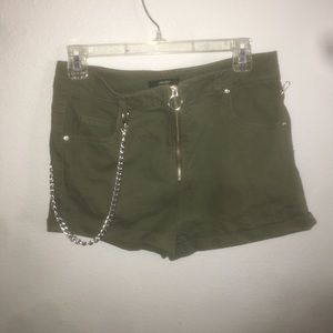 Forever 21, Brand new green shorts with chain